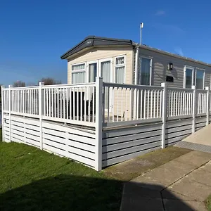 2 Bed, 2 Bath With Decking Overlooking The Fishing At Le Mere Tunstall (East Riding of Yorkshire)